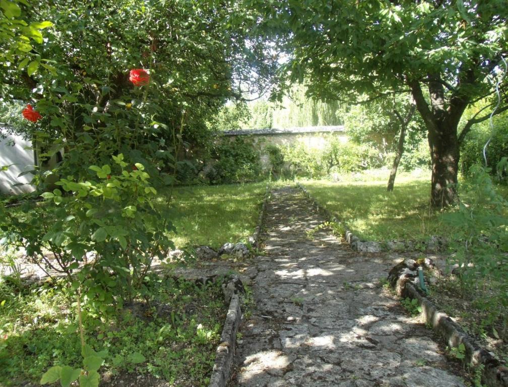 Le Grand Jardin Bed and Breakfast Beaune  Exteriör bild